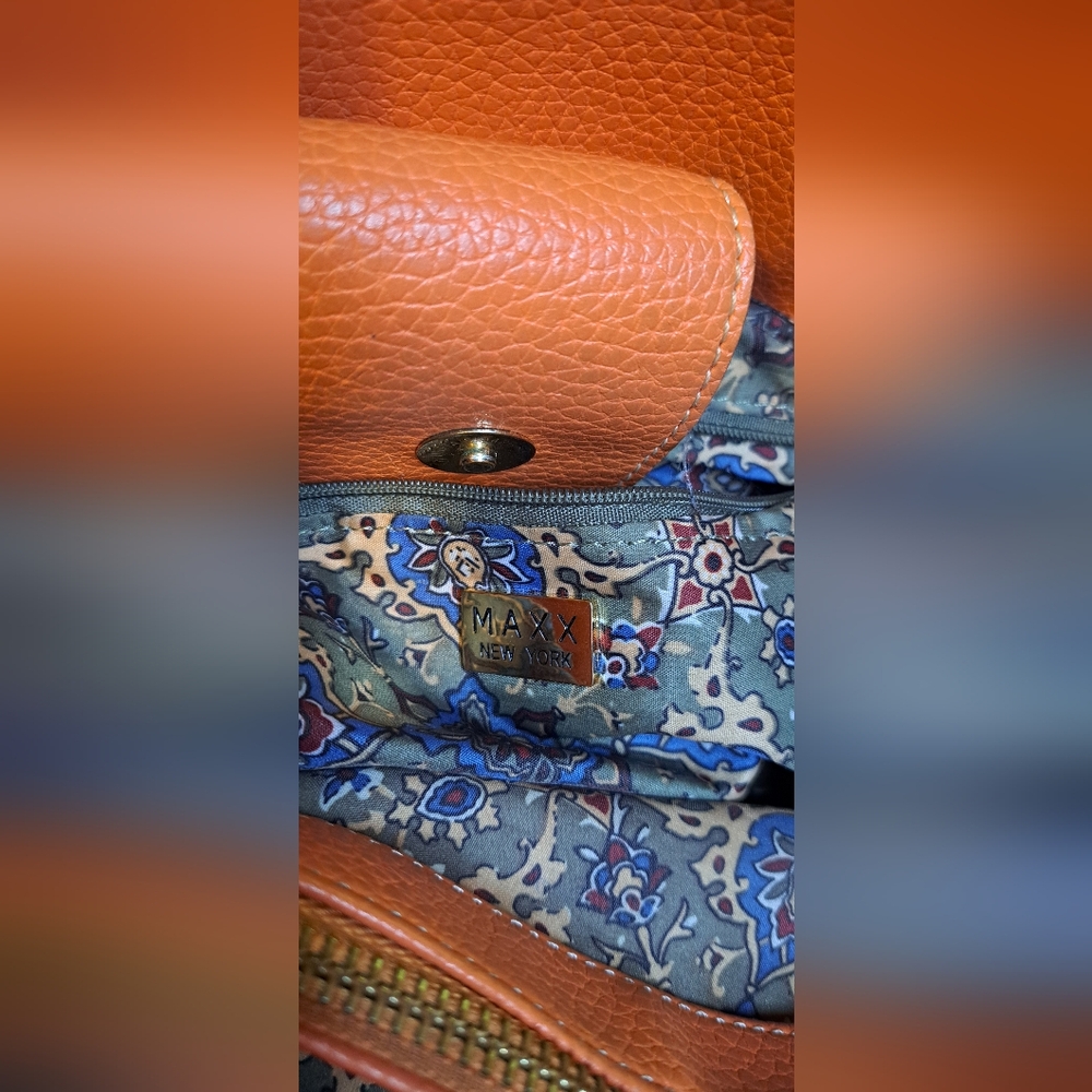 Maxx New York Pebbled Orange Leather Shoulder Bag. - Picture 7 of 13